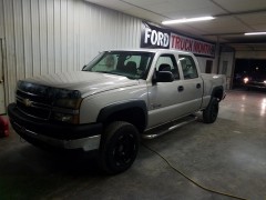 BUY CHEVROLET SILVERADO 2500HD 2005 CREW CAB 153