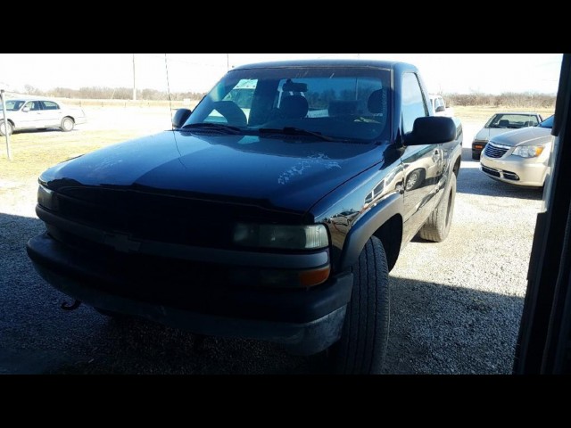 BUY CHEVROLET SILVERADO 1500 2002 REG CAB 119.0