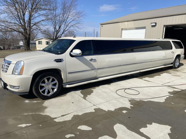 BUY CADILLAC ESCALADE ESV 2007 AWD 4DR LIMO, i-44autoauction