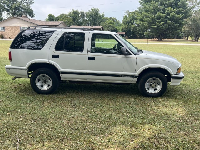 BUY CHEVROLET BLAZER 1995 4DR LT, i-44autoauction